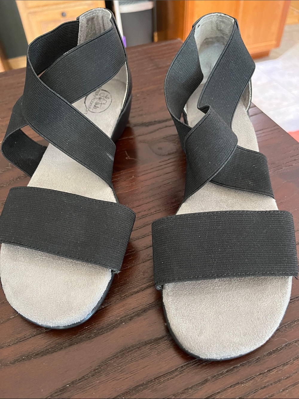 Life Stride Black Elastic Crisscross Comfort Sandals
